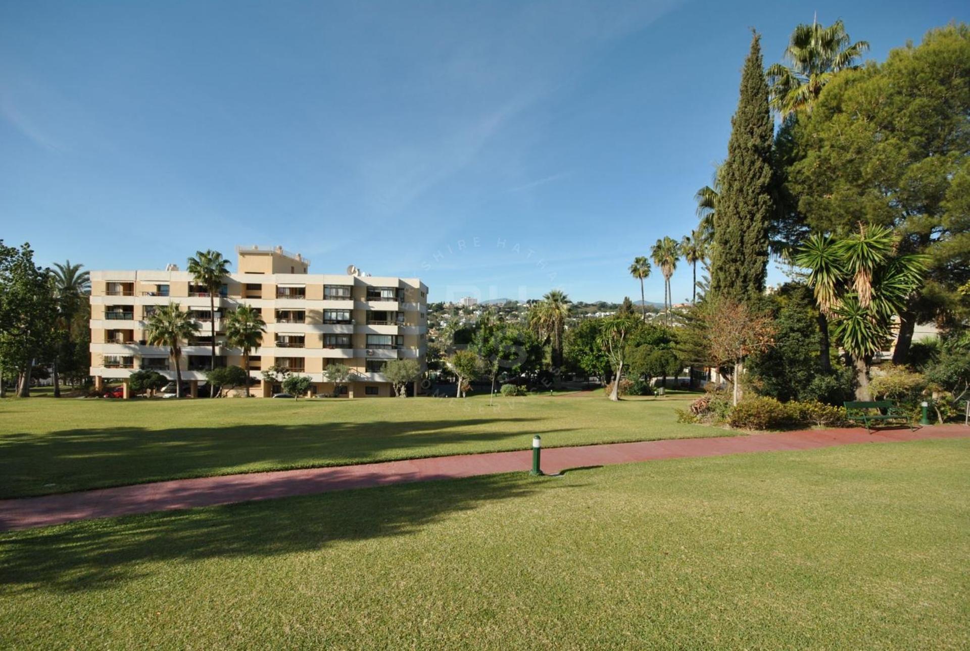 Apartamento Torres De Aloha 2 bdr Puerto Banus Marbella Exterior foto